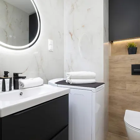 Modny Z Parkingiem I Balkonem By Renters Appartement